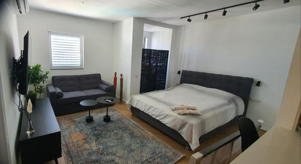 Sunshine Suites By The Sea Eilat 3 Min Walk To The Beach Exterior photo
